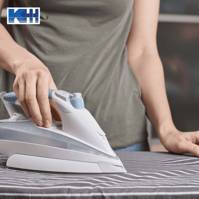 Các Cách Làm Sạch Bàn Ủi Bị Dính Vải Cháy